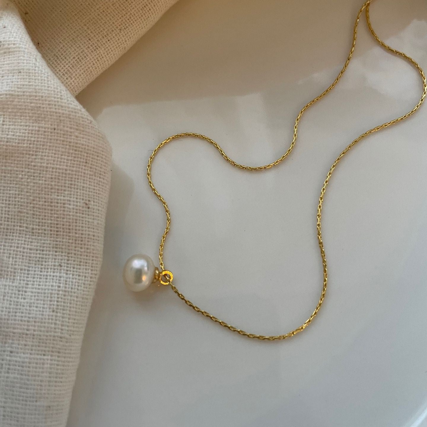 US14KGold Filled Button PearlNecklace