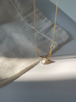 US14KGold Filled PetalPearlNecklace