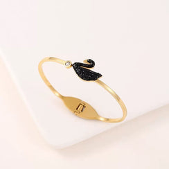 Black Swan Necklace and Bracelet Set